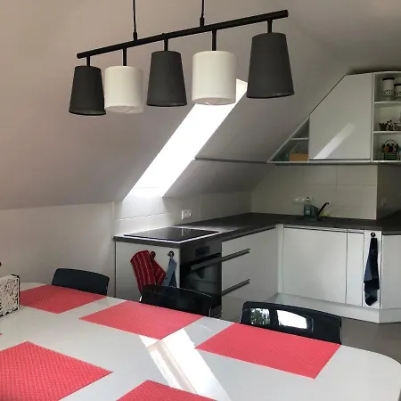 Dominik Apartmanhaz Velence
