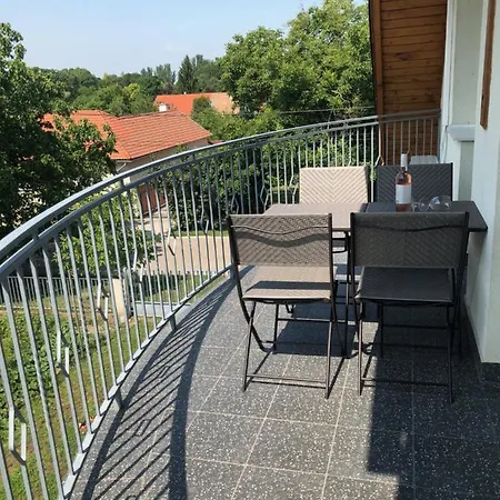 Apartment Dominik Apartmanhaz Velence