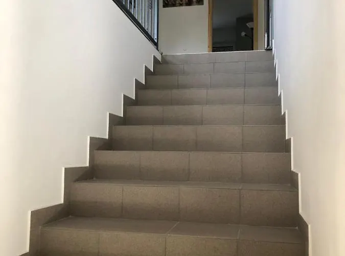 Dominik Apartmanhaz 公寓 *